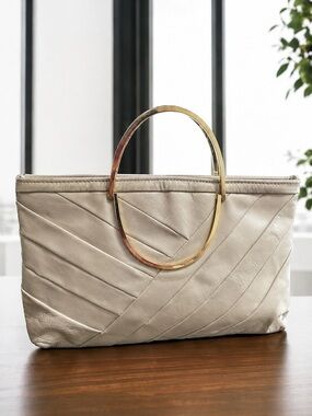 VTG Stylecraft Miami Buttery Cream Leather Handbag Gold Oval Ring Handles Purse